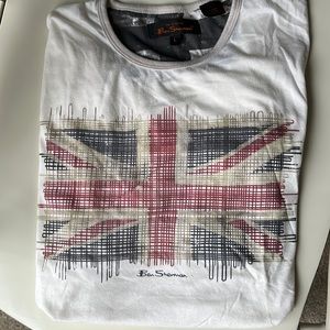 Ben Sherman short sleeve t-shirt large British flag Union Jack beige